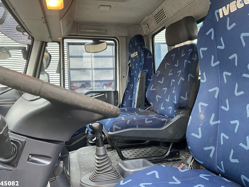 Камион с кран Iveco Trakker AD260T41 Euro 5 6x4 Full Steel Palfinger 36 Tm laadkraan Just 133.291 km!: снимка 15 Камион с кран Iveco Trakker AD260T41 Euro 5 6x4 Full Steel Palfinger 36 Tm laadkraan Just 133.291 km!: снимка 15