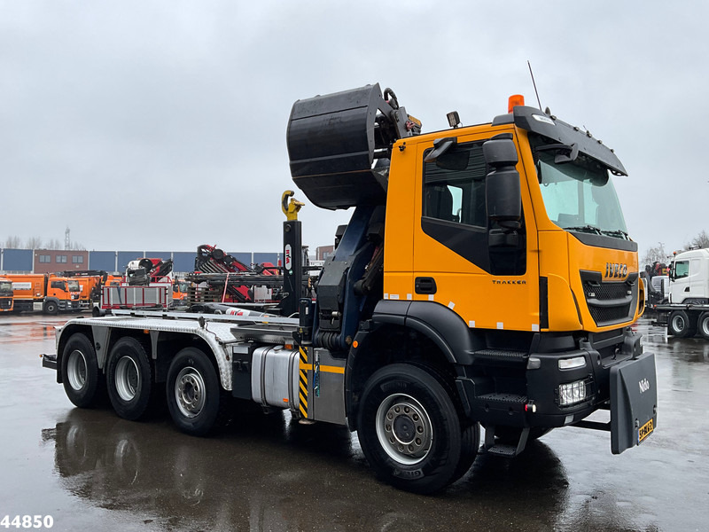 Iveco Trakker AD380T41W 8x6 Euro 6 HMF 19 Tonmeter Z-kraan - Мултилифт с кука камион, Камион с кран: снимка 5 Iveco Trakker AD380T41W 8x6 Euro 6 HMF 19 Tonmeter Z-kraan - Мултилифт с кука камион, Камион с кран: снимка 5