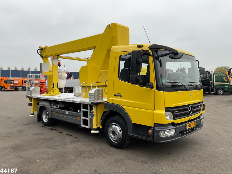 Mercedes-Benz Atego 815 Wumag Elevant 17 meter hoogwerker Just 39.048 km! - Камион: снимка 4 Mercedes-Benz Atego 815 Wumag Elevant 17 meter hoogwerker Just 39.048 km! - Камион: снимка 4
