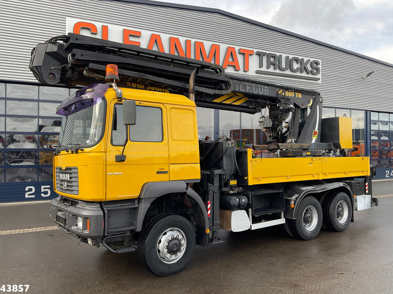 MAN F2000 6x6 Full Steel Manual Palfinger 68 Meter Dachdecker kran Just 54.133 km! - Камион с кран: снимка 2 MAN F2000 6x6 Full Steel Manual Palfinger 68 Meter Dachdecker kran Just 54.133 km! - Камион с кран: снимка 2