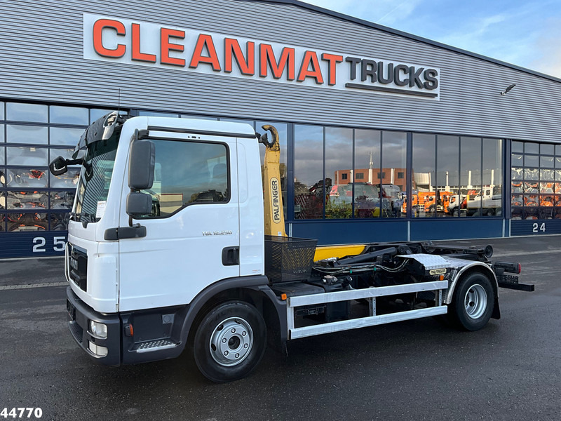 MAN TGL 12.250 Palfinger haakarmsysteem - Мултилифт с кука камион: снимка 2 MAN TGL 12.250 Palfinger haakarmsysteem - Мултилифт с кука камион: снимка 2