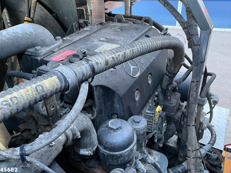 Мотометачна машина MAN TGS 18.320 Manual Gearbox Brock Wegdekreinger links en rechtsvegend!: снимка 17 Мотометачна машина MAN TGS 18.320 Manual Gearbox Brock Wegdekreinger links en rechtsvegend!: снимка 17