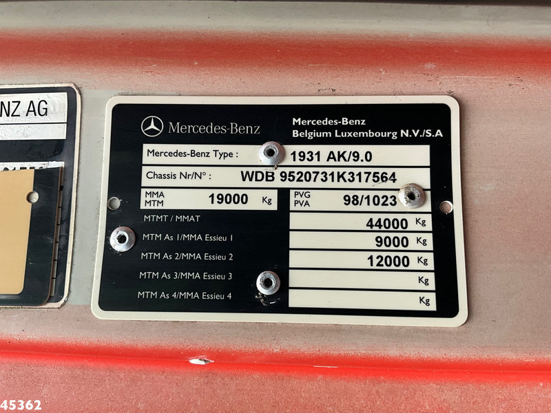 Лизинг на Mercedes-Benz Actros 1931 AK 4x4 Hiab 12 Tonmeter laadkraan Mercedes-Benz Actros 1931 AK 4x4 Hiab 12 Tonmeter laadkraan: снимка 16