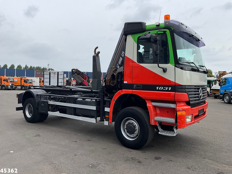 Mercedes-Benz Actros 1931 AK 4x4 Hiab 12 Tonmeter laadkraan - Мултилифт с кука камион, Камион с кран: снимка 3 Mercedes-Benz Actros 1931 AK 4x4 Hiab 12 Tonmeter laadkraan - Мултилифт с кука камион, Камион с кран: снимка 3