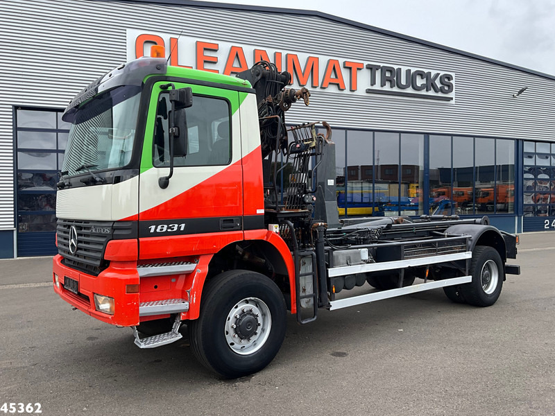 Mercedes-Benz Actros 1931 AK 4x4 Hiab 12 Tonmeter laadkraan - Мултилифт с кука камион, Камион с кран: снимка 2 Mercedes-Benz Actros 1931 AK 4x4 Hiab 12 Tonmeter laadkraan - Мултилифт с кука камион, Камион с кран: снимка 2