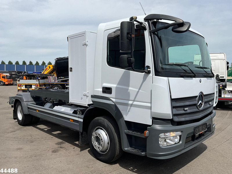 Mercedes-Benz Atego 1218 Euro 6 Manual 7 Ton haakarmsysteem - Мултилифт с кука камион: снимка 3 Mercedes-Benz Atego 1218 Euro 6 Manual 7 Ton haakarmsysteem - Мултилифт с кука камион: снимка 3