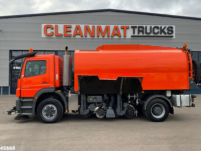 Mercedes-Benz Axor 1833 4x4 Schörling SORF Schienenreinigungs/Railway sweeper Just 38.680 Km! - Мотометачна машина: снимка 3 Mercedes-Benz Axor 1833 4x4 Schörling SORF Schienenreinigungs/Railway sweeper Just 38.680 Km! - Мотометачна машина: снимка 3