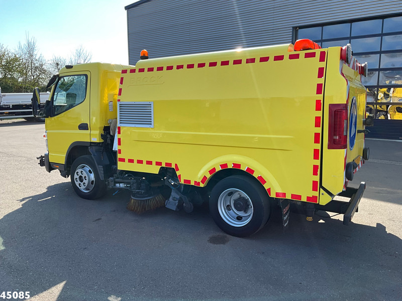 Mitsubishi Canter 7C15 Brock sweeper Just 94.095 km! - Мотометачна машина: снимка 4 Mitsubishi Canter 7C15 Brock sweeper Just 94.095 km! - Мотометачна машина: снимка 4
