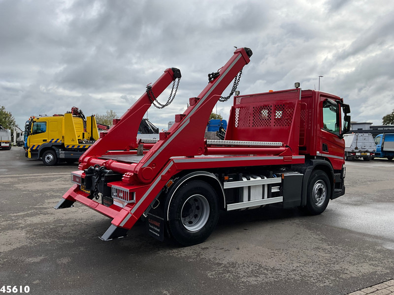 Scania P 250 Euro 6 Hyvalift 14 Ton portaalarmsysteem Just 106.234 Km! - Мултилифт за контейнери камион: снимка 4 Scania P 250 Euro 6 Hyvalift 14 Ton portaalarmsysteem Just 106.234 Km! - Мултилифт за контейнери камион: снимка 4
