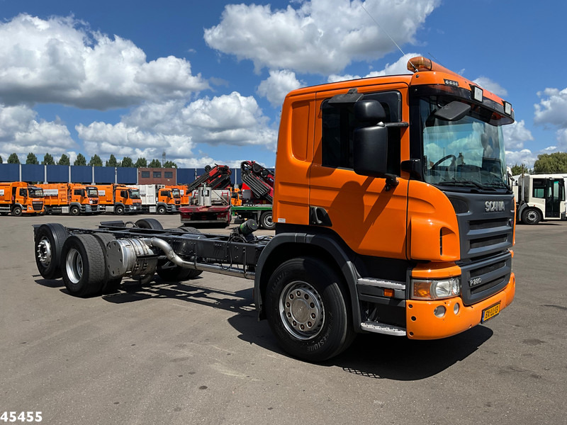 Scania P 280 6x2 Chassis Cabine with PTO Just 218.646 km! - Шаси кабина: снимка 5 Scania P 280 6x2 Chassis Cabine with PTO Just 218.646 km! - Шаси кабина: снимка 5
