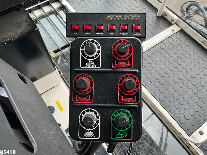 Мотометачна машина Schmidt Cleango 500 Compact Euro 6 with 3-rd brush: снимка 13 Мотометачна машина Schmidt Cleango 500 Compact Euro 6 with 3-rd brush: снимка 13