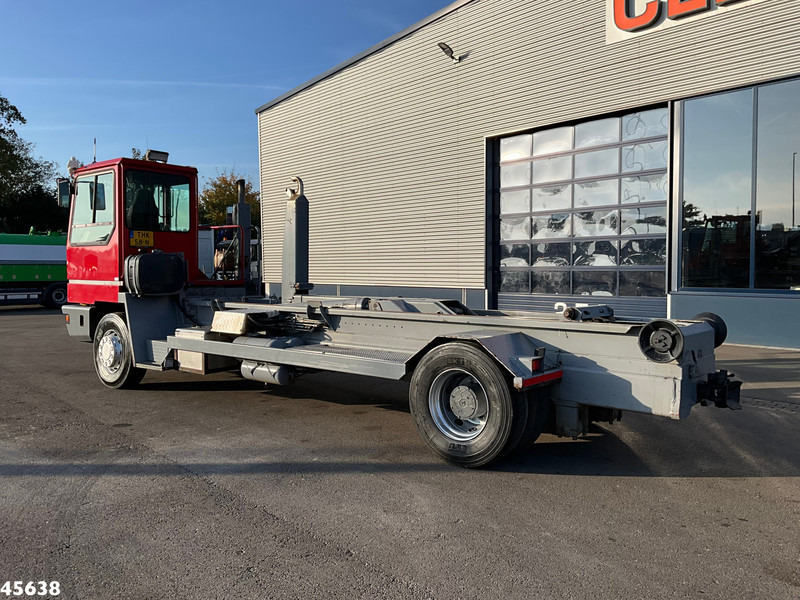 Terberg YT180 VDL 25 Ton haakarmsysteem - Мултилифт с кука камион: снимка 4 Terberg YT180 VDL 25 Ton haakarmsysteem - Мултилифт с кука камион: снимка 4