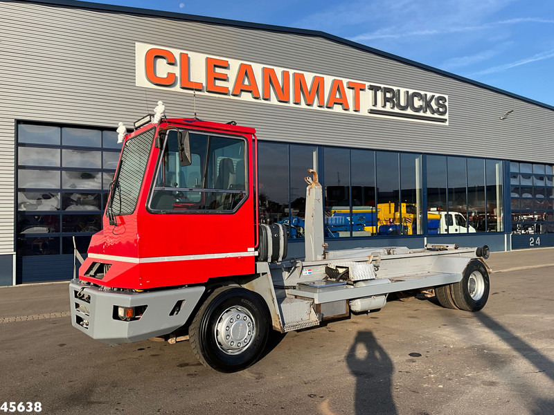 Terberg YT180 VDL 25 Ton haakarmsysteem - Мултилифт с кука камион: снимка 2 Terberg YT180 VDL 25 Ton haakarmsysteem - Мултилифт с кука камион: снимка 2