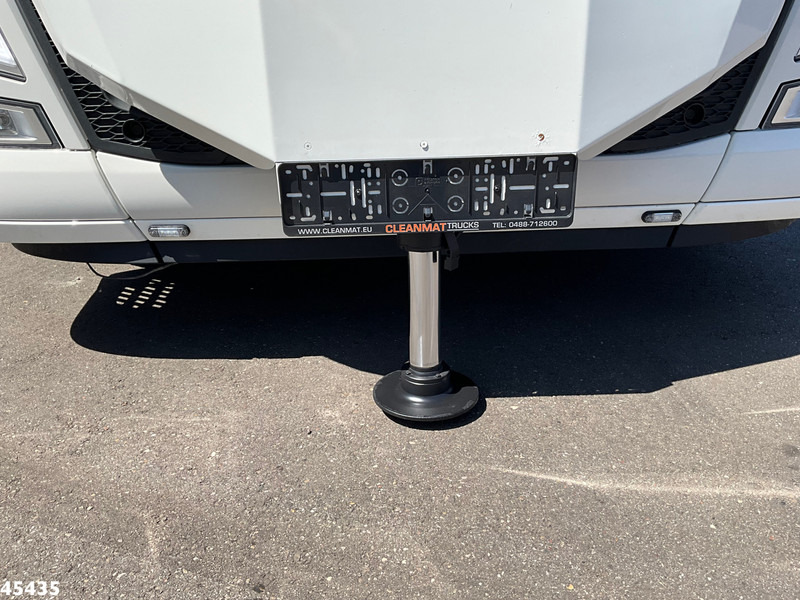Volvo FH 540 8x4 Euro 6 Palfinger 92 Tonmeter laadkraan + Fly-jib Just 107.008 km! - Камион с кран: снимка 4 Volvo FH 540 8x4 Euro 6 Palfinger 92 Tonmeter laadkraan + Fly-jib Just 107.008 km! - Камион с кран: снимка 4