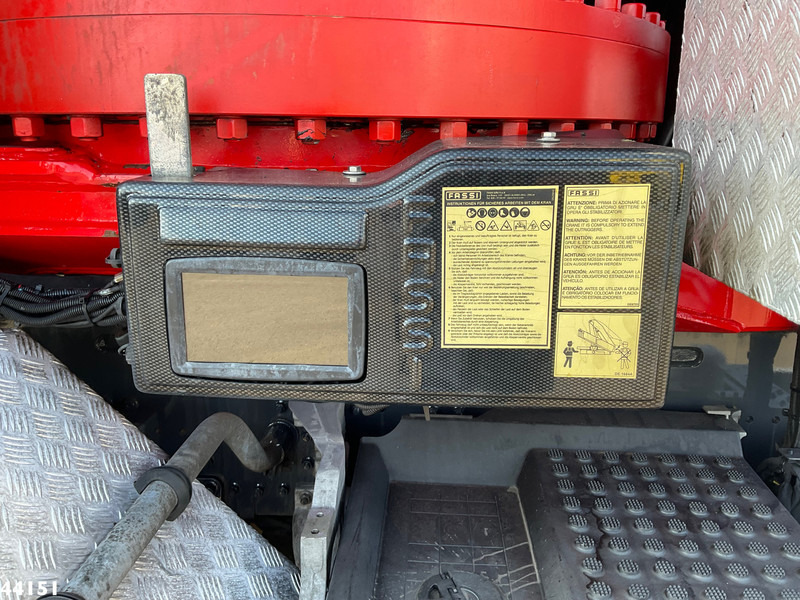 Камион с кран Volvo FH 540 Fassi 165 Tonmeter laadkraan + Fly-Jib Just 104.869 km!: снимка 20