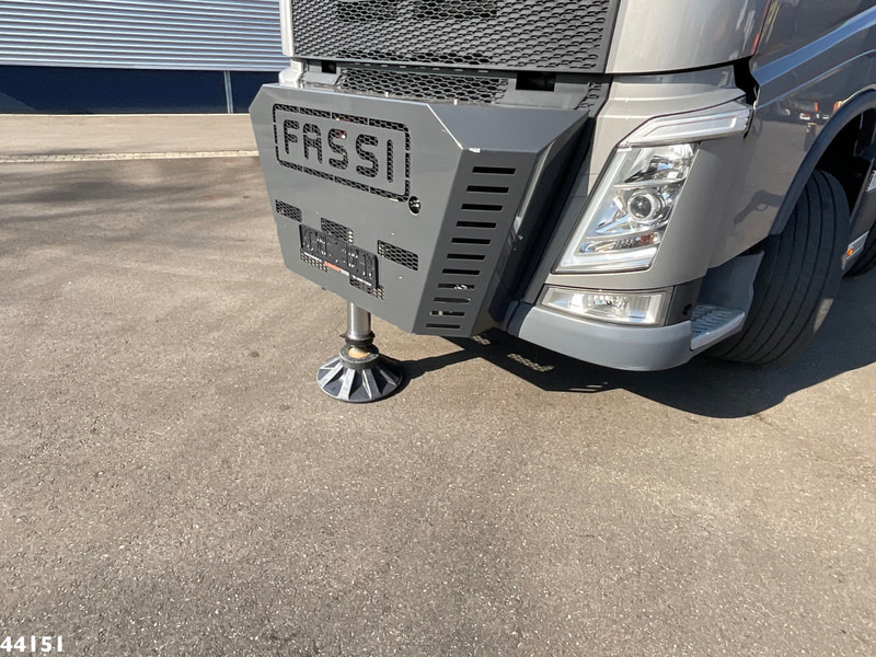 Камион с кран Volvo FH 540 Fassi 165 Tonmeter laadkraan + Fly-Jib Just 104.869 km!: снимка 13