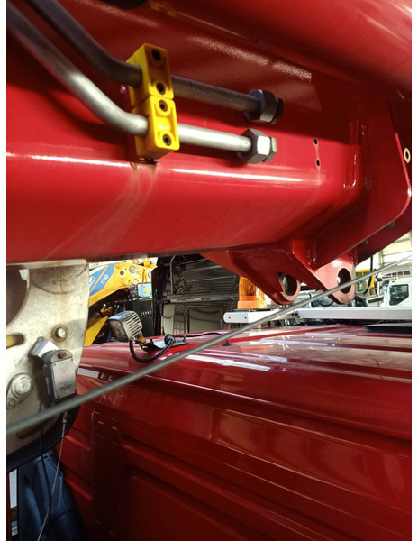 Камион с кран Volvo FMX 500 8x4 Euro 6 MPG 150 Tonmeter laadkraan Just 53.033 km!: снимка 17 Камион с кран Volvo FMX 500 8x4 Euro 6 MPG 150 Tonmeter laadkraan Just 53.033 km!: снимка 17