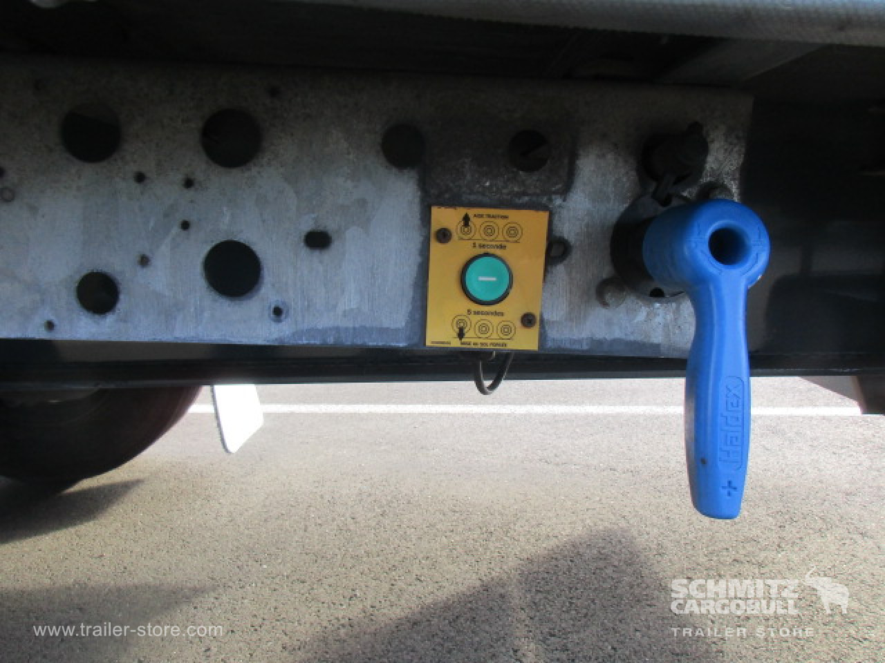 Брезентово полуремарке FRUEHAUF Curtainsider Standard: снимка 10 Брезентово полуремарке FRUEHAUF Curtainsider Standard: снимка 10