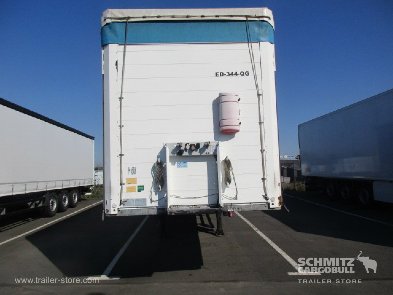 SCHMITZ Curtainsider Standard - Брезентово полуремарке: снимка 2 SCHMITZ Curtainsider Standard - Брезентово полуремарке: снимка 2