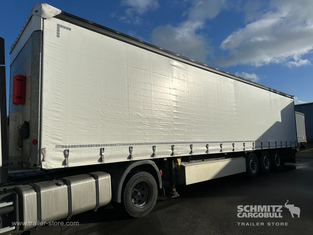 SCHMITZ Curtainsider Standard - Брезентово полуремарке: снимка 2 SCHMITZ Curtainsider Standard - Брезентово полуремарке: снимка 2
