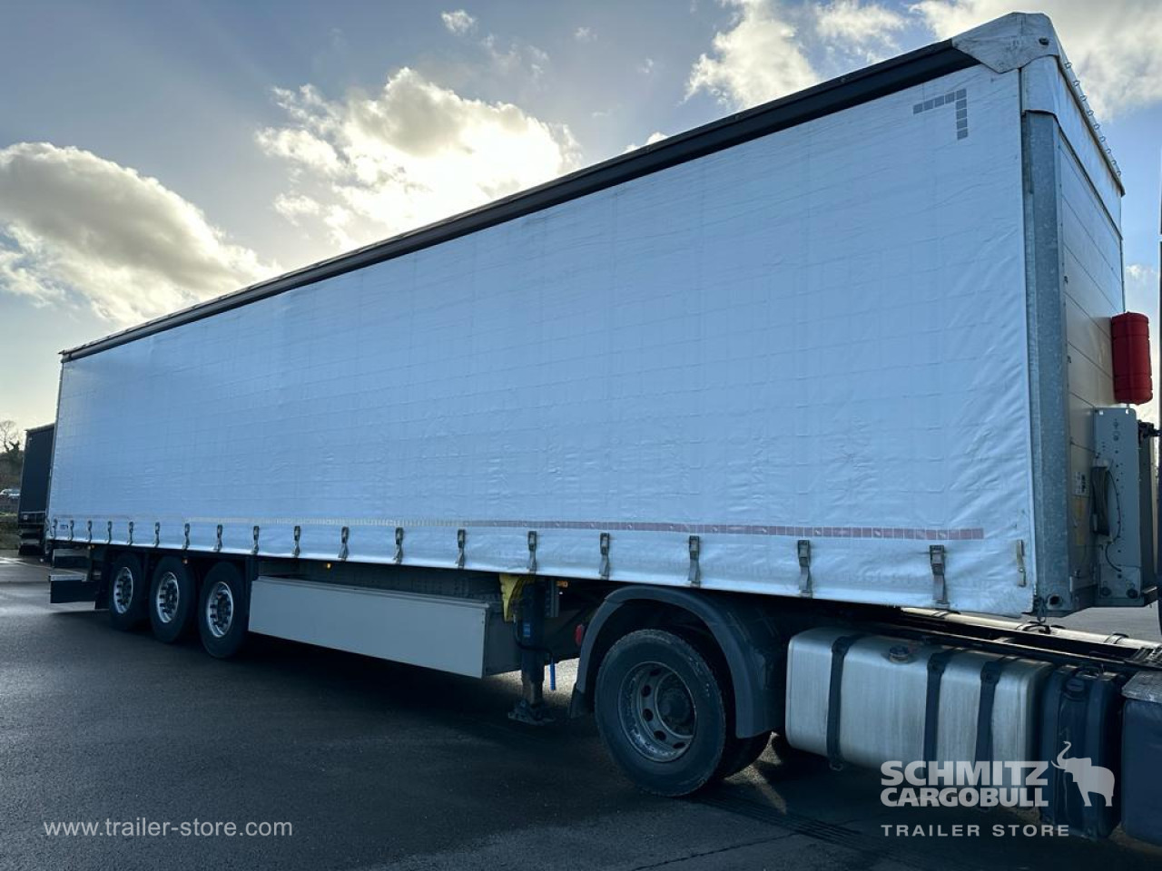 SCHMITZ Curtainsider Standard - Брезентово полуремарке: снимка 1 SCHMITZ Curtainsider Standard - Брезентово полуремарке: снимка 1