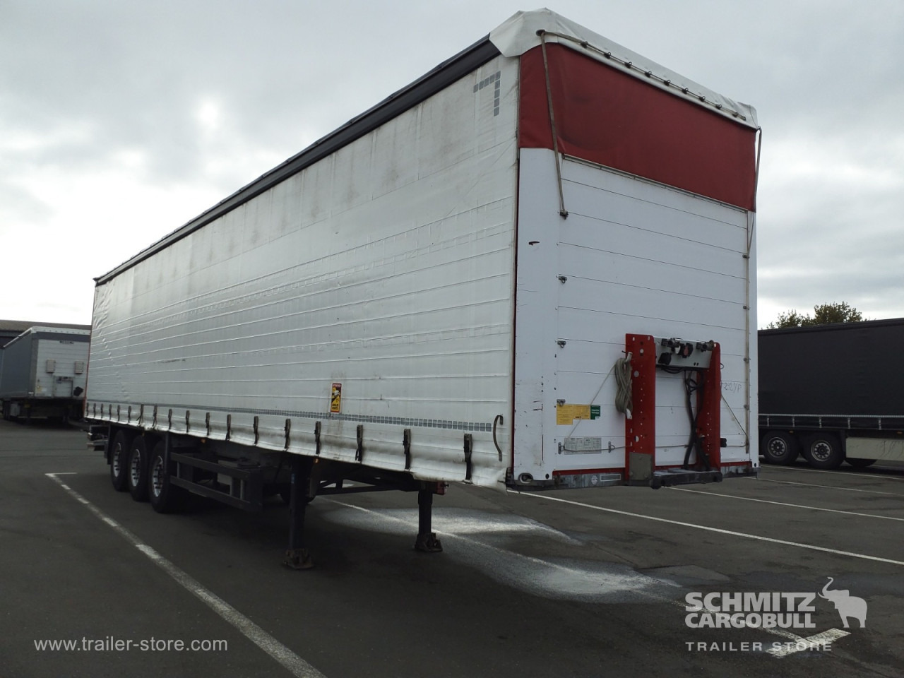 SCHMITZ Curtainsider Standard Taillift - Брезентово полуремарке: снимка 1 SCHMITZ Curtainsider Standard Taillift - Брезентово полуремарке: снимка 1
