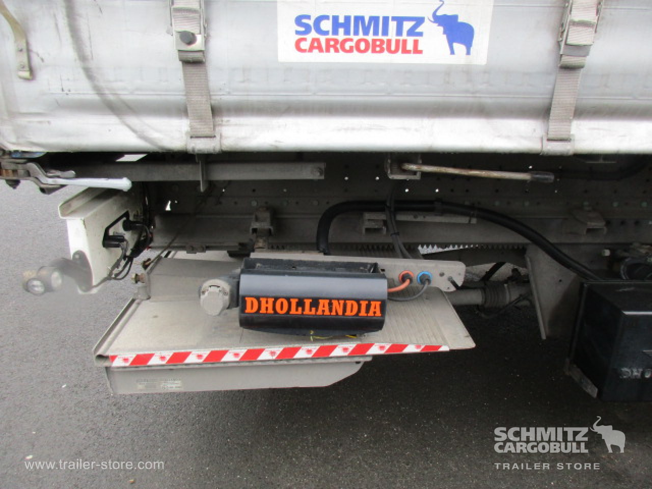 SCHMITZ Curtainsider Standard Taillift - Брезентово полуремарке: снимка 2 SCHMITZ Curtainsider Standard Taillift - Брезентово полуремарке: снимка 2
