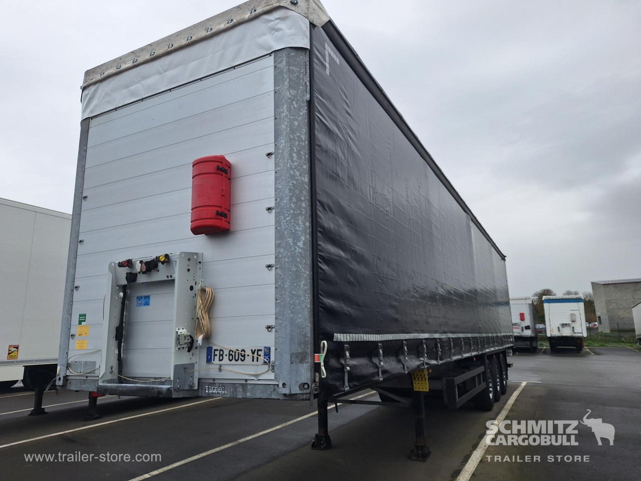 SCHMITZ Curtainsider Standard Taillift - Брезентово полуремарке: снимка 3 SCHMITZ Curtainsider Standard Taillift - Брезентово полуремарке: снимка 3