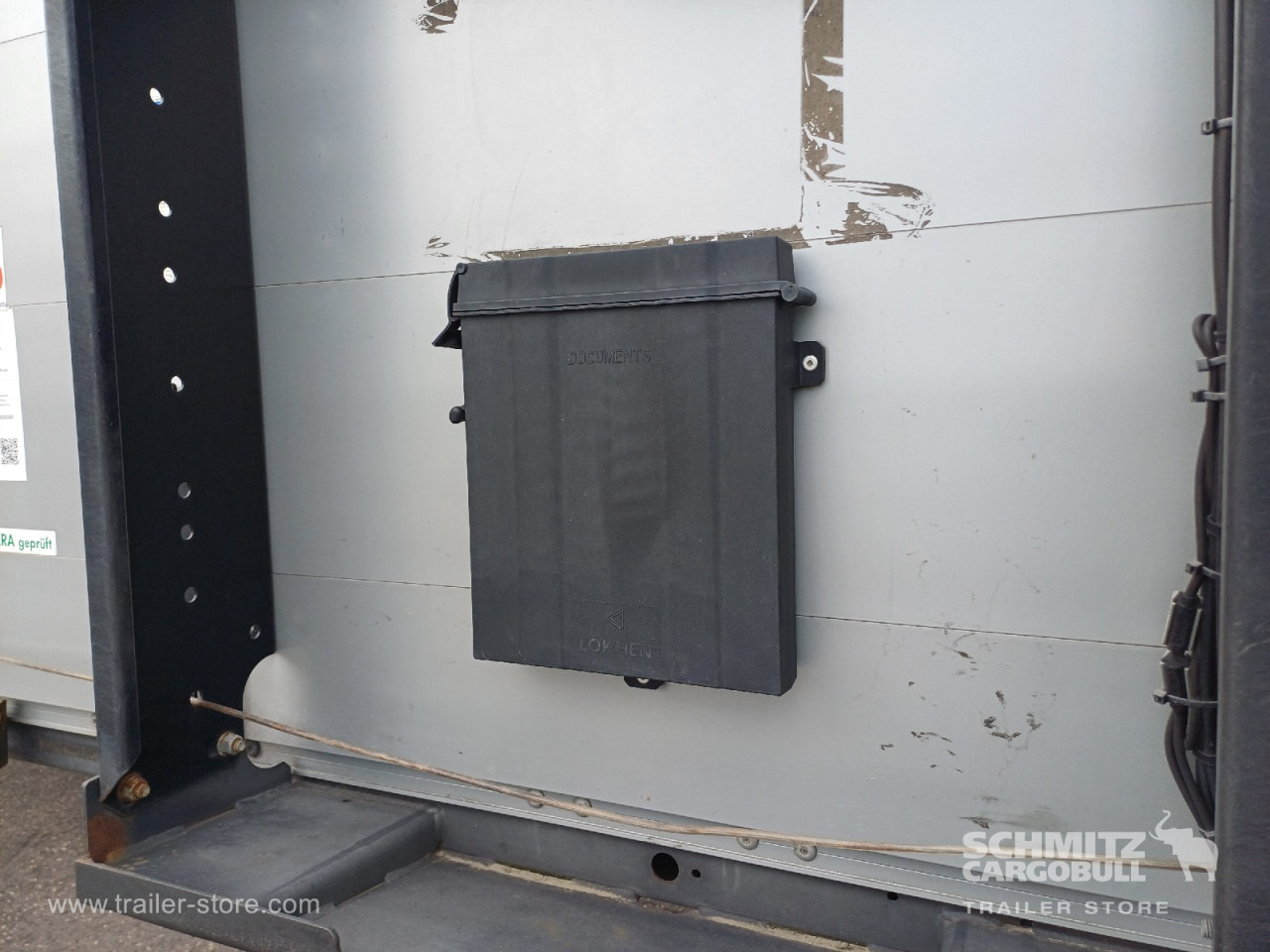 KOEGEL Auflieger Curtainsider Standard - Брезентово полуремарке: снимка 2 KOEGEL Auflieger Curtainsider Standard - Брезентово полуремарке: снимка 2