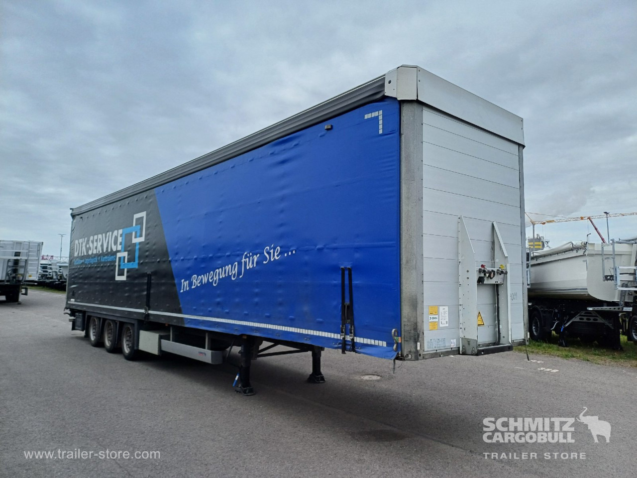 SCHMITZ Auflieger Curtainsider Mega - Брезентово полуремарке: снимка 1 SCHMITZ Auflieger Curtainsider Mega - Брезентово полуремарке: снимка 1