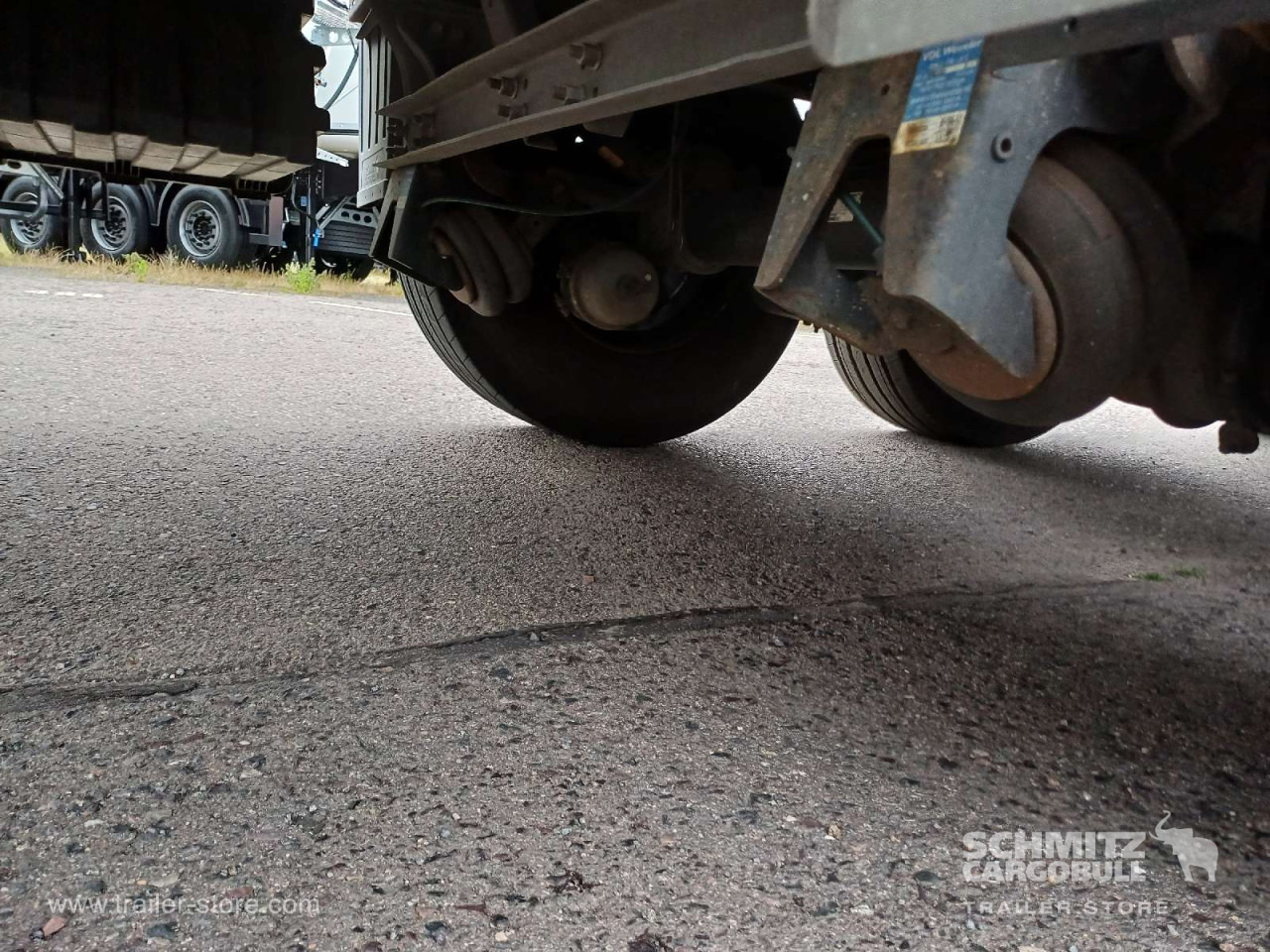 SCHMITZ Auflieger Curtainsider Standard Forklift holder - Брезентово полуремарке: снимка 5 SCHMITZ Auflieger Curtainsider Standard Forklift holder - Брезентово полуремарке: снимка 5