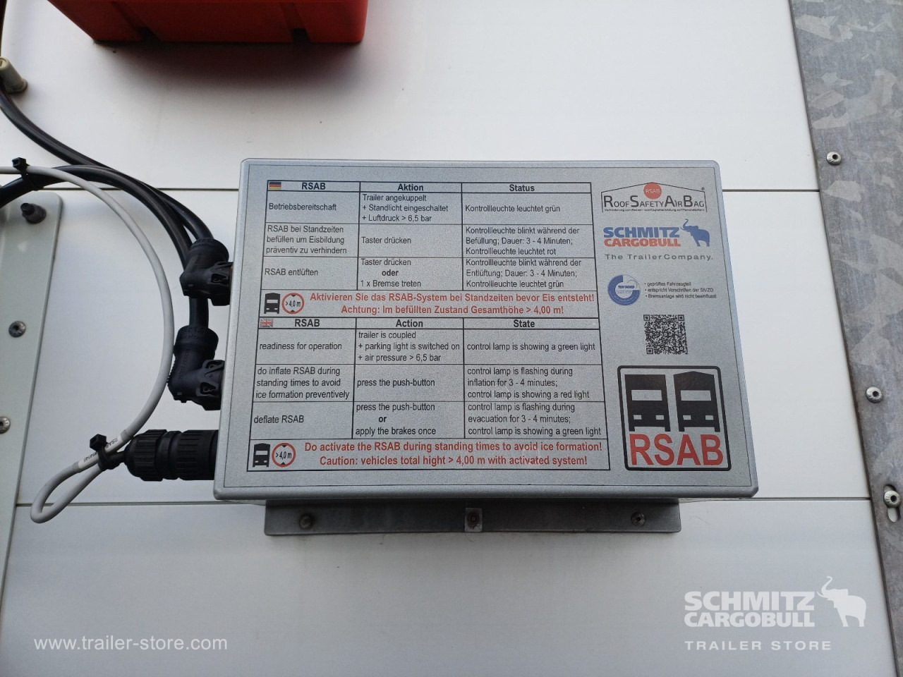 SCHMITZ Auflieger Curtainsider Standard - Брезентово полуремарке: снимка 3 SCHMITZ Auflieger Curtainsider Standard - Брезентово полуремарке: снимка 3