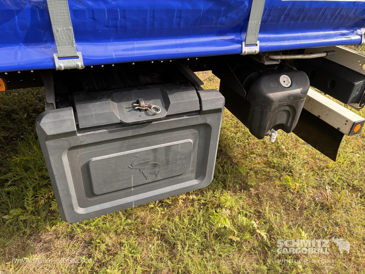 SCHMITZ Auflieger Curtainsider Standard - Брезентово полуремарке: снимка 5 SCHMITZ Auflieger Curtainsider Standard - Брезентово полуремарке: снимка 5