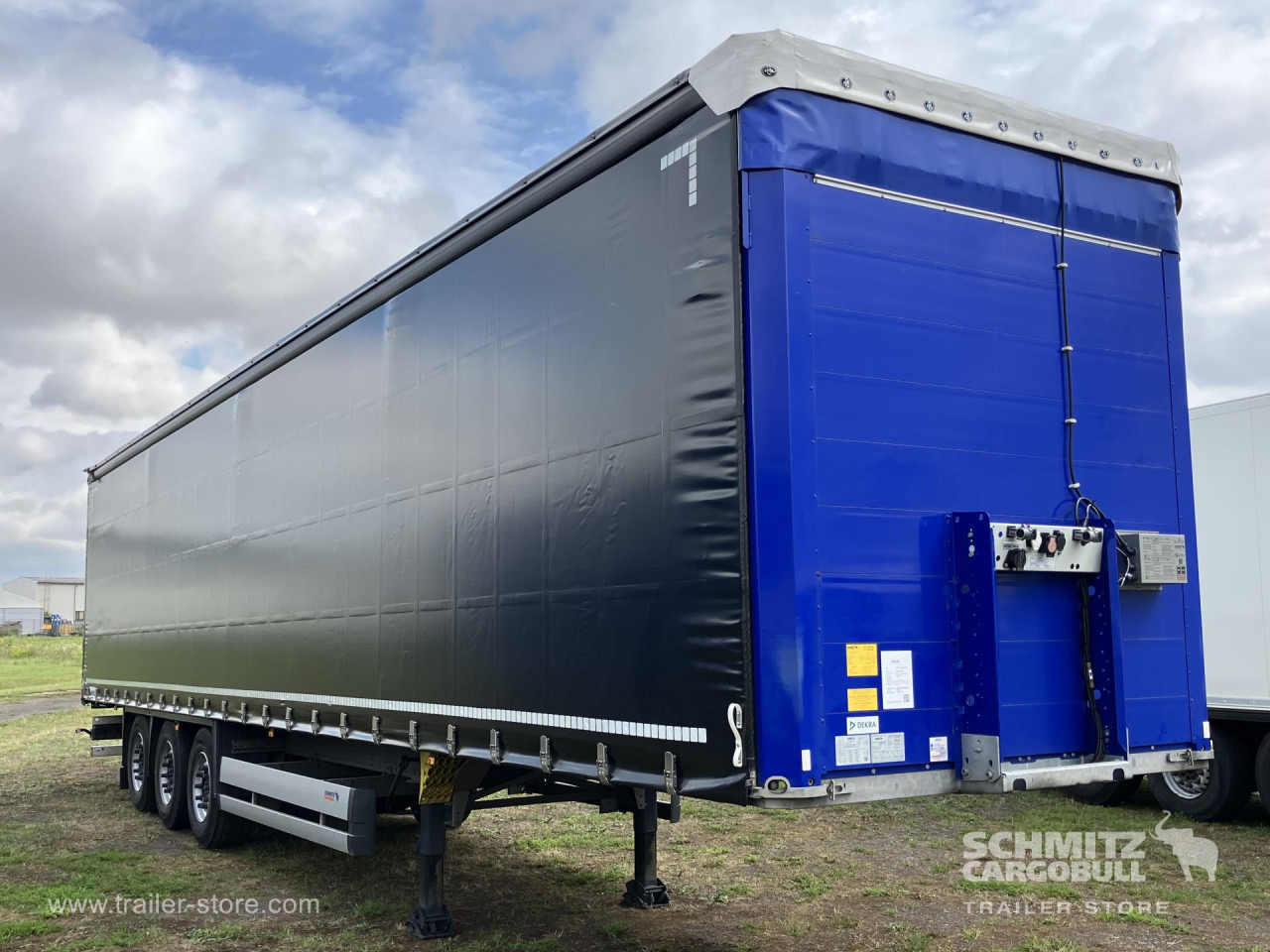 SCHMITZ Auflieger Curtainsider Standard - Брезентово полуремарке: снимка 1 SCHMITZ Auflieger Curtainsider Standard - Брезентово полуремарке: снимка 1