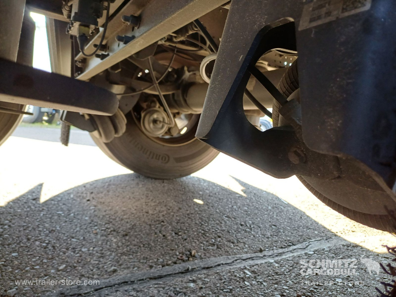 SCHMITZ Auflieger Curtainsider Standard - Брезентово полуремарке: снимка 5 SCHMITZ Auflieger Curtainsider Standard - Брезентово полуремарке: снимка 5