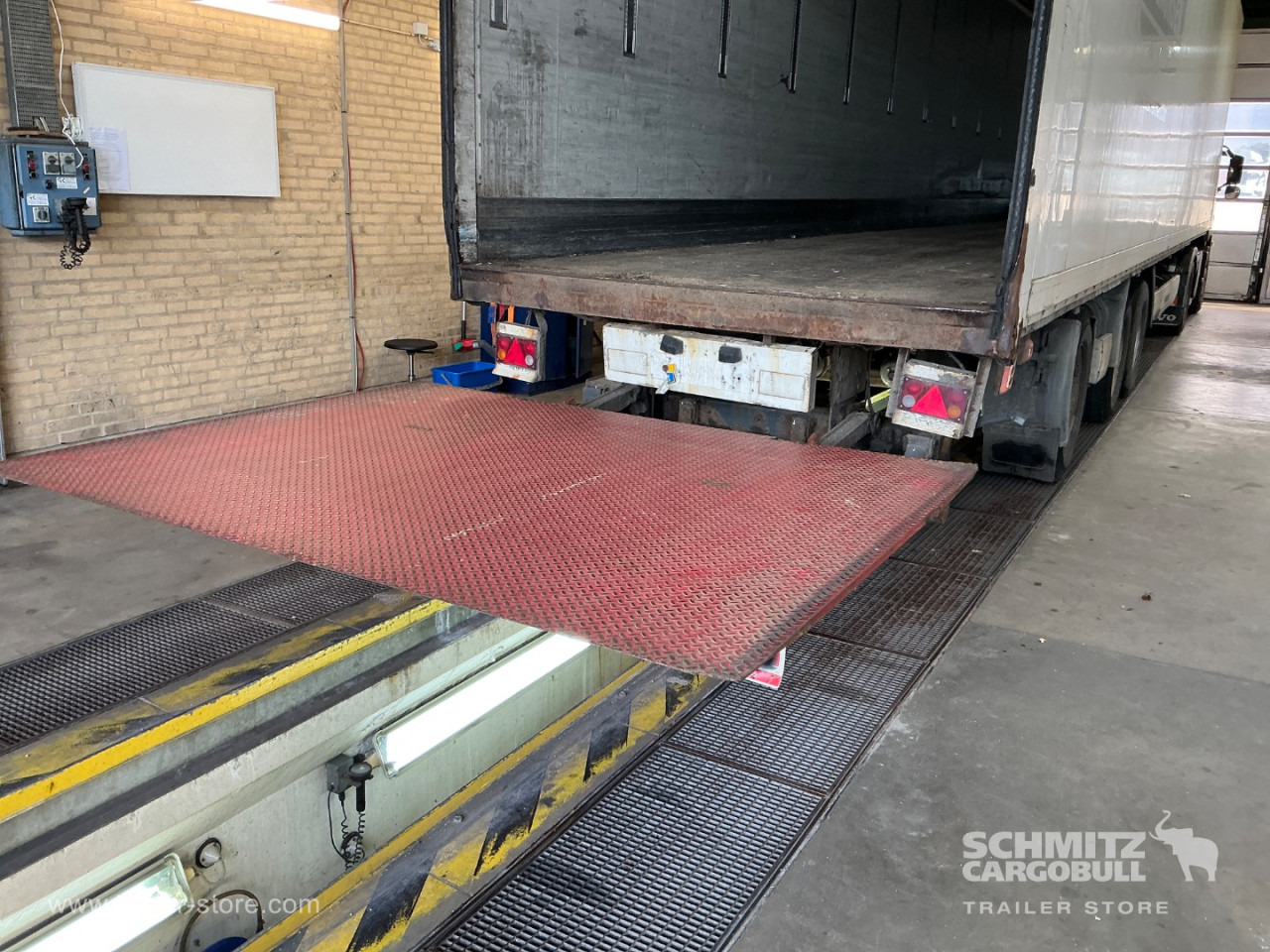 KRONE Dryfreight Standard Taillift - Затворена каросерия полуремарке: снимка 3 KRONE Dryfreight Standard Taillift - Затворена каросерия полуремарке: снимка 3