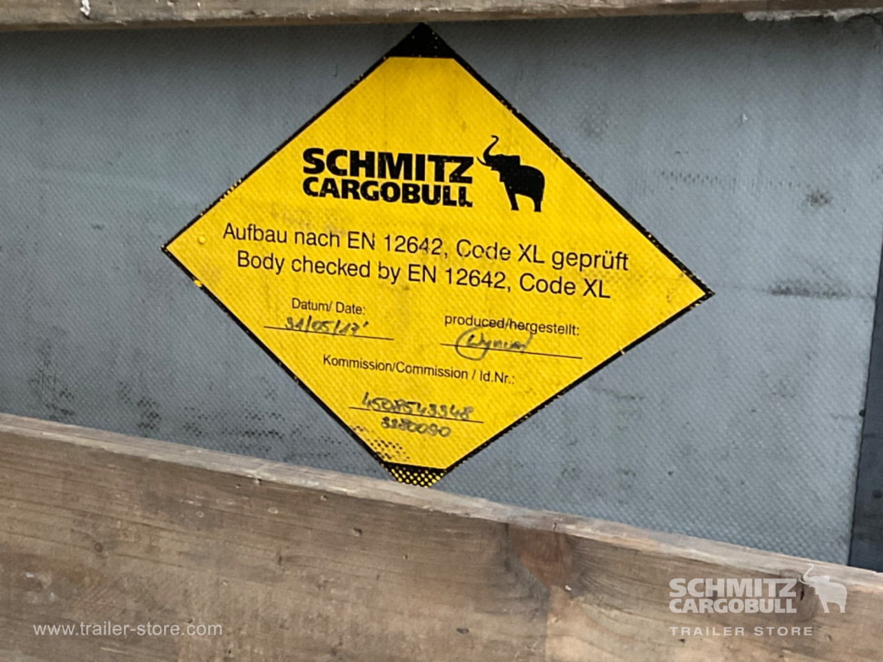 SCHMITZ Curtainsider Standard Forklift holder - Брезентово полуремарке: снимка 5 SCHMITZ Curtainsider Standard Forklift holder - Брезентово полуремарке: снимка 5