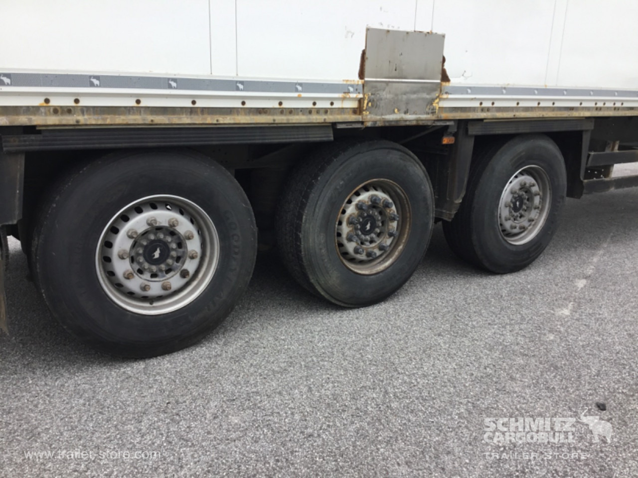 SCHMITZ Dryfreight Standard - Затворена каросерия полуремарке: снимка 2 SCHMITZ Dryfreight Standard - Затворена каросерия полуремарке: снимка 2