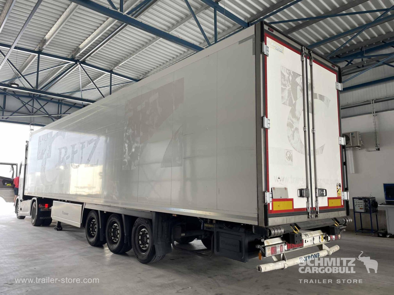 KRONE Remolque Frigo Standard - Рефрижератор ремарке: снимка 2 KRONE Remolque Frigo Standard - Рефрижератор ремарке: снимка 2