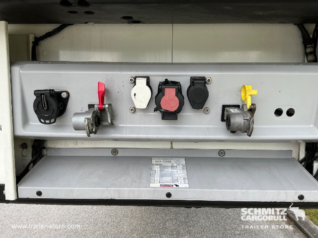 SCHMITZ Semiremolque Frigo Sistema carne colgada - Изотермичен полуремарке: снимка 4 SCHMITZ Semiremolque Frigo Sistema carne colgada - Изотермичен полуремарке: снимка 4