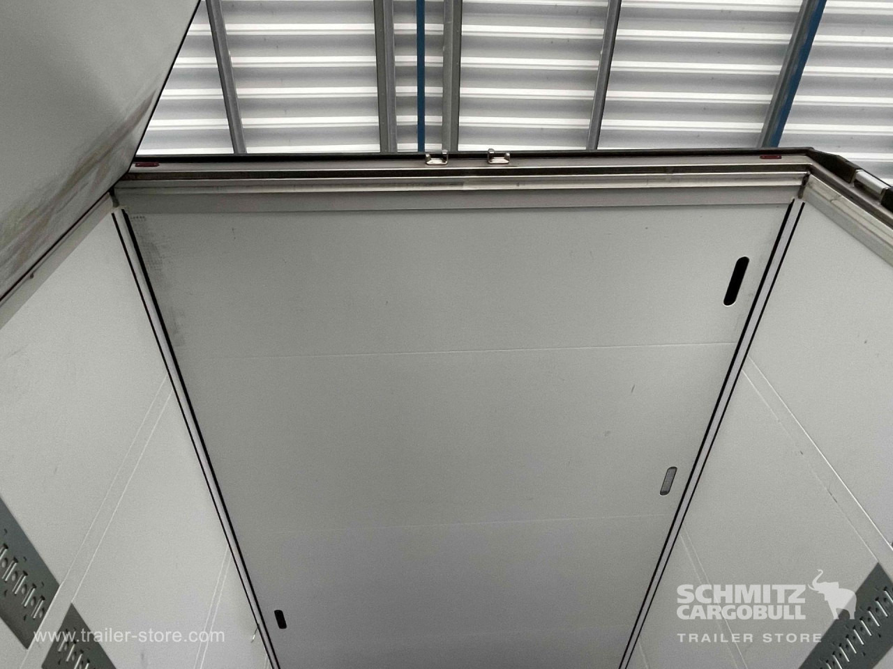 SCHMITZ Semiremolque Frigo Standard - Изотермичен полуремарке: снимка 3 SCHMITZ Semiremolque Frigo Standard - Изотермичен полуремарке: снимка 3