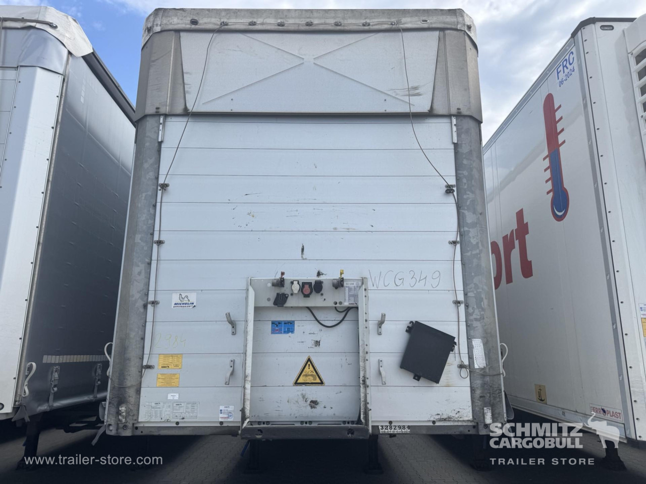 SCHMITZ Curtainsider Mega - Брезентово полуремарке: снимка 3 SCHMITZ Curtainsider Mega - Брезентово полуремарке: снимка 3