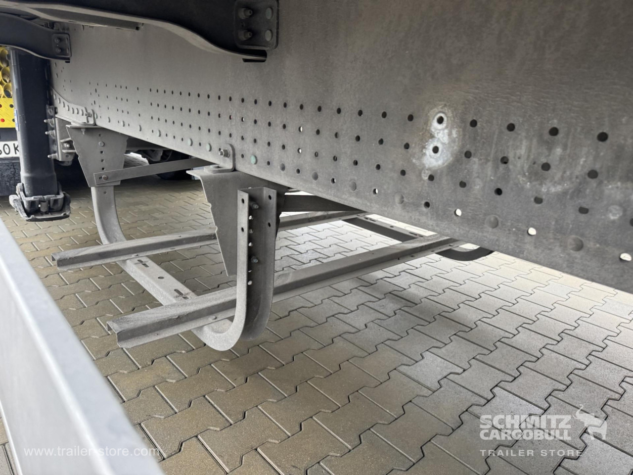 SCHMITZ Curtainsider Standard - Брезентово полуремарке: снимка 2 SCHMITZ Curtainsider Standard - Брезентово полуремарке: снимка 2
