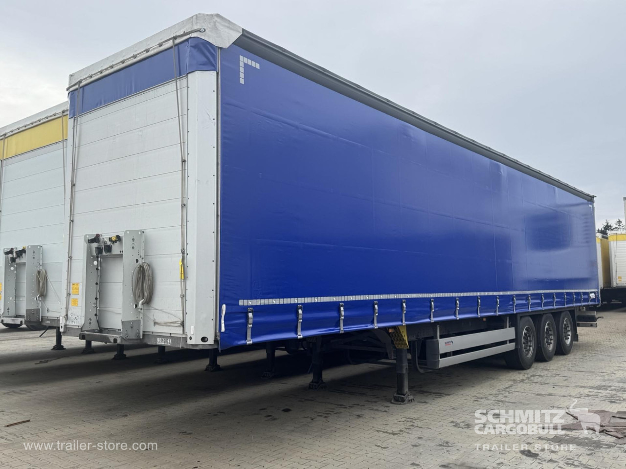 SCHMITZ Curtainsider Standard - Брезентово полуремарке: снимка 2 SCHMITZ Curtainsider Standard - Брезентово полуремарке: снимка 2