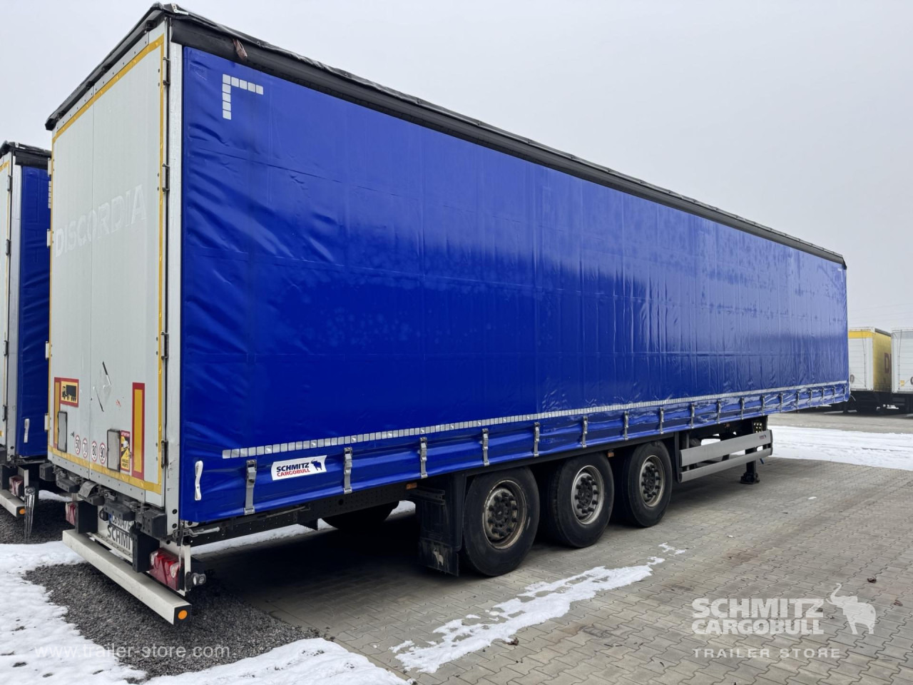 SCHMITZ Curtainsider Standard - Брезентово полуремарке: снимка 4 SCHMITZ Curtainsider Standard - Брезентово полуремарке: снимка 4