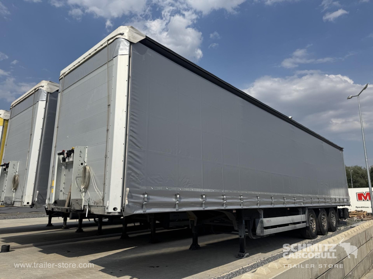 SCHMITZ Curtainsider Standard - Брезентово полуремарке: снимка 4 SCHMITZ Curtainsider Standard - Брезентово полуремарке: снимка 4