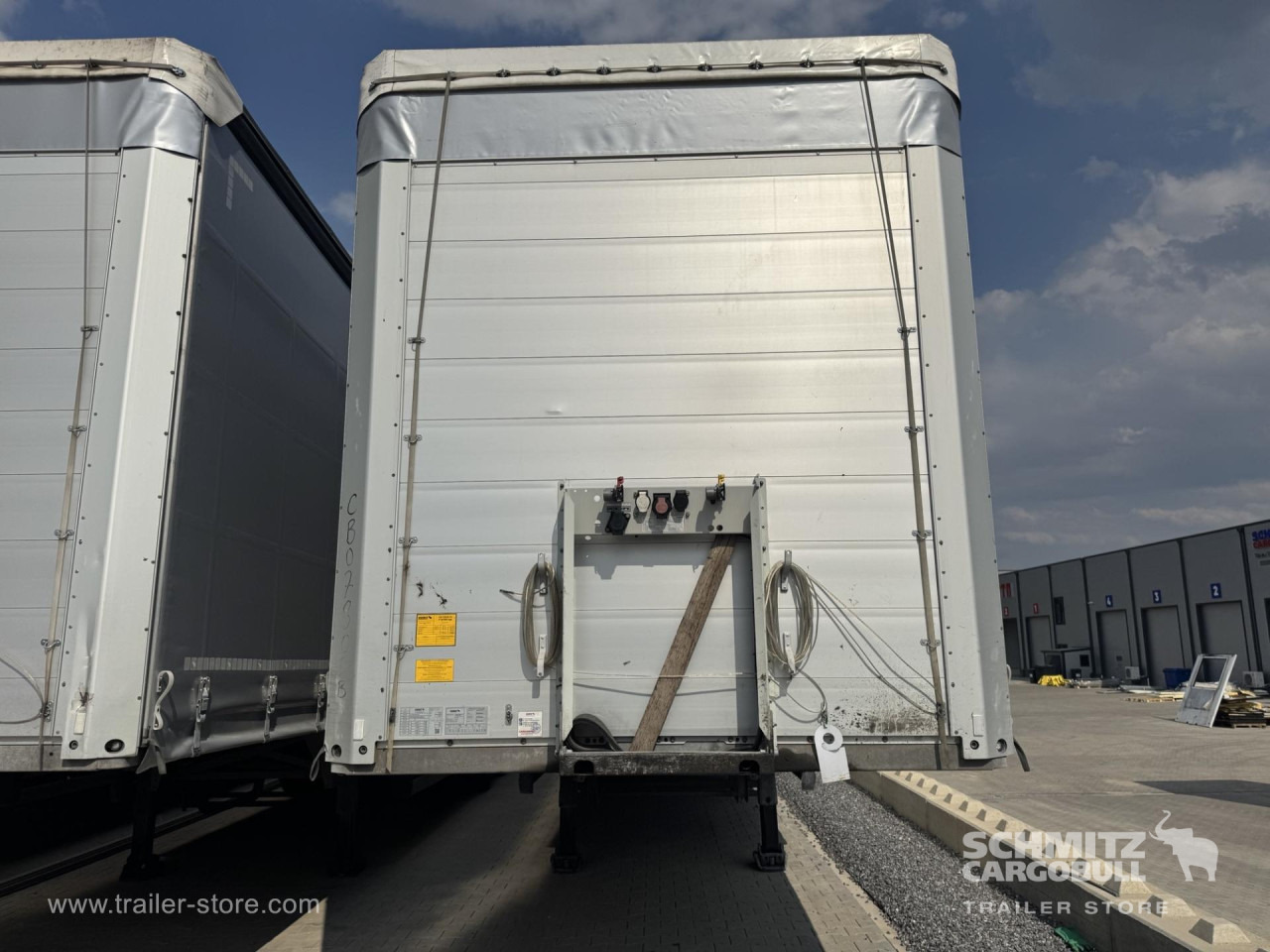 SCHMITZ Curtainsider Standard - Брезентово полуремарке: снимка 3 SCHMITZ Curtainsider Standard - Брезентово полуремарке: снимка 3