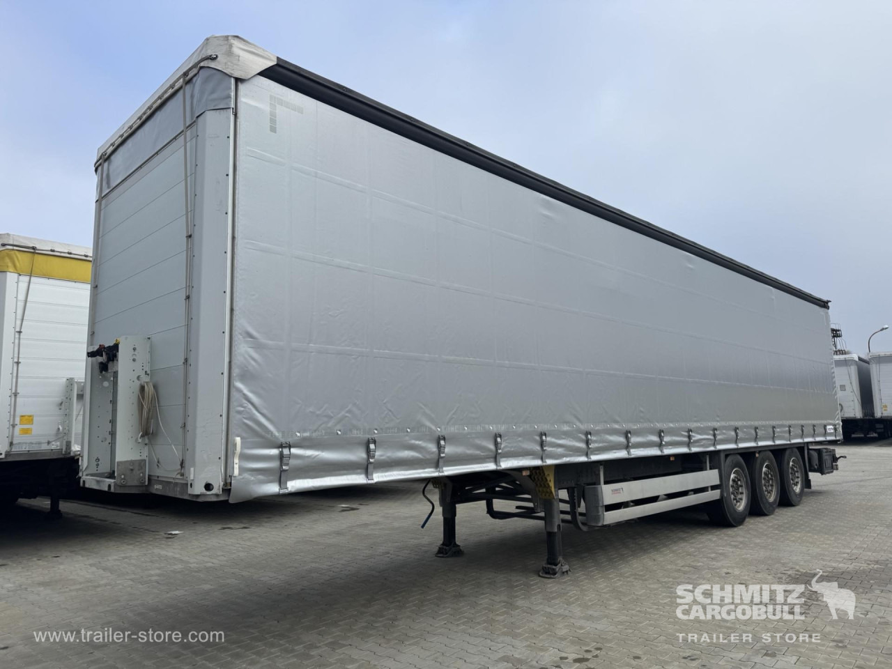 SCHMITZ Curtainsider Standard - Брезентово полуремарке: снимка 4 SCHMITZ Curtainsider Standard - Брезентово полуремарке: снимка 4