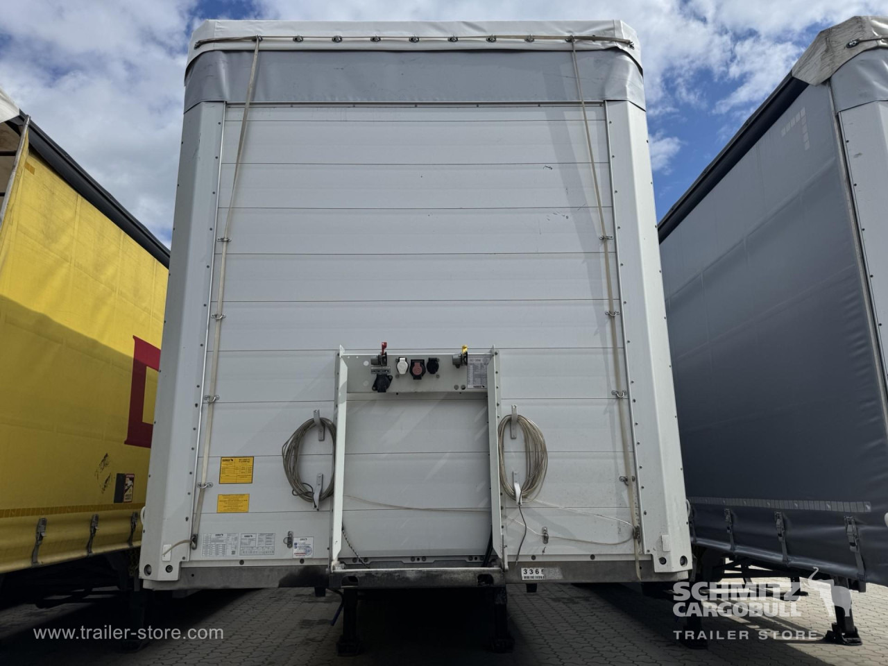 SCHMITZ Curtainsider Standard - Брезентово полуремарке: снимка 3 SCHMITZ Curtainsider Standard - Брезентово полуремарке: снимка 3