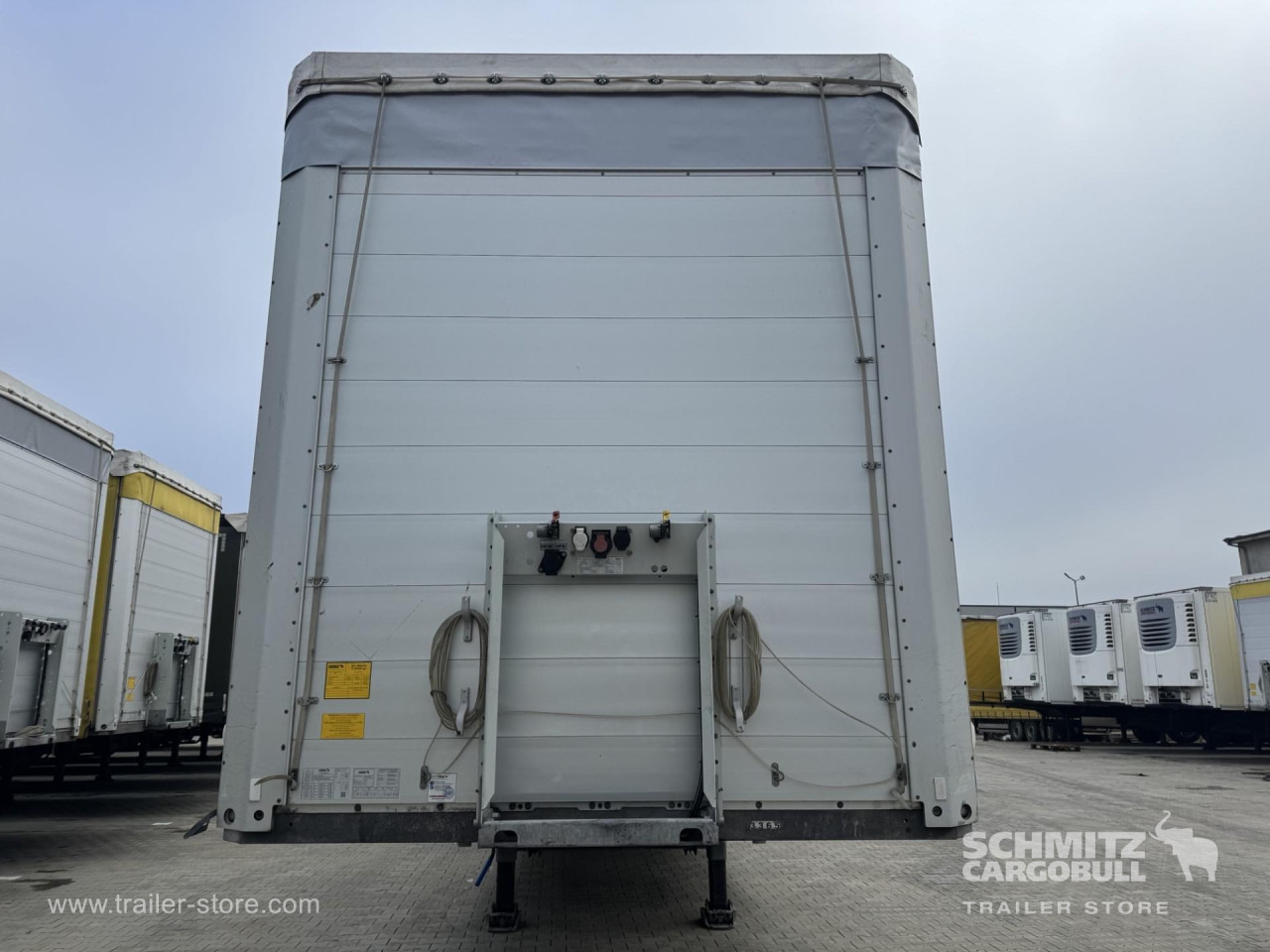 SCHMITZ Curtainsider Standard - Брезентово полуремарке: снимка 3 SCHMITZ Curtainsider Standard - Брезентово полуремарке: снимка 3